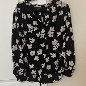 Simply Vera Vera Wang Black and White Floral Blouse
